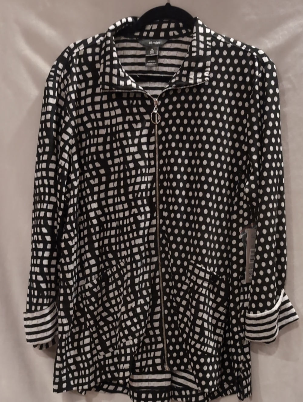 Ali Miles Black and White Mixed Dot Geometric Jacket